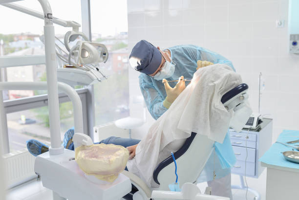 Best Emergency Tooth Extraction in Hypoluxo, FL